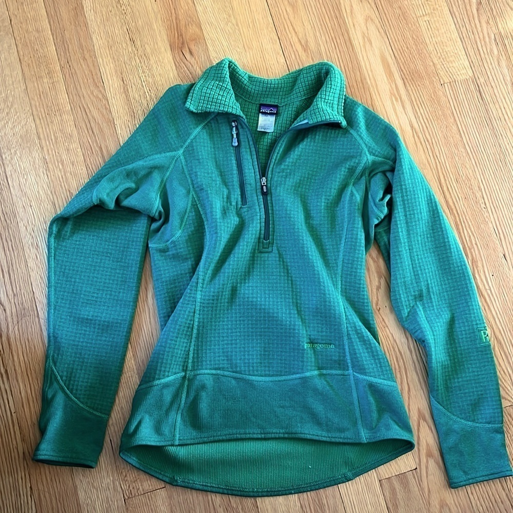 Patagonia half zip sweater green